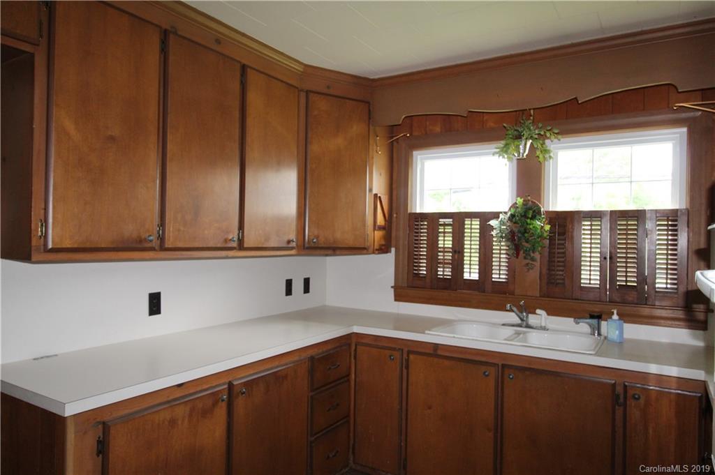 405 Jackson Park Road Kannapolis, NC 28083 - Photo 8 of 25 Gallery Image 8