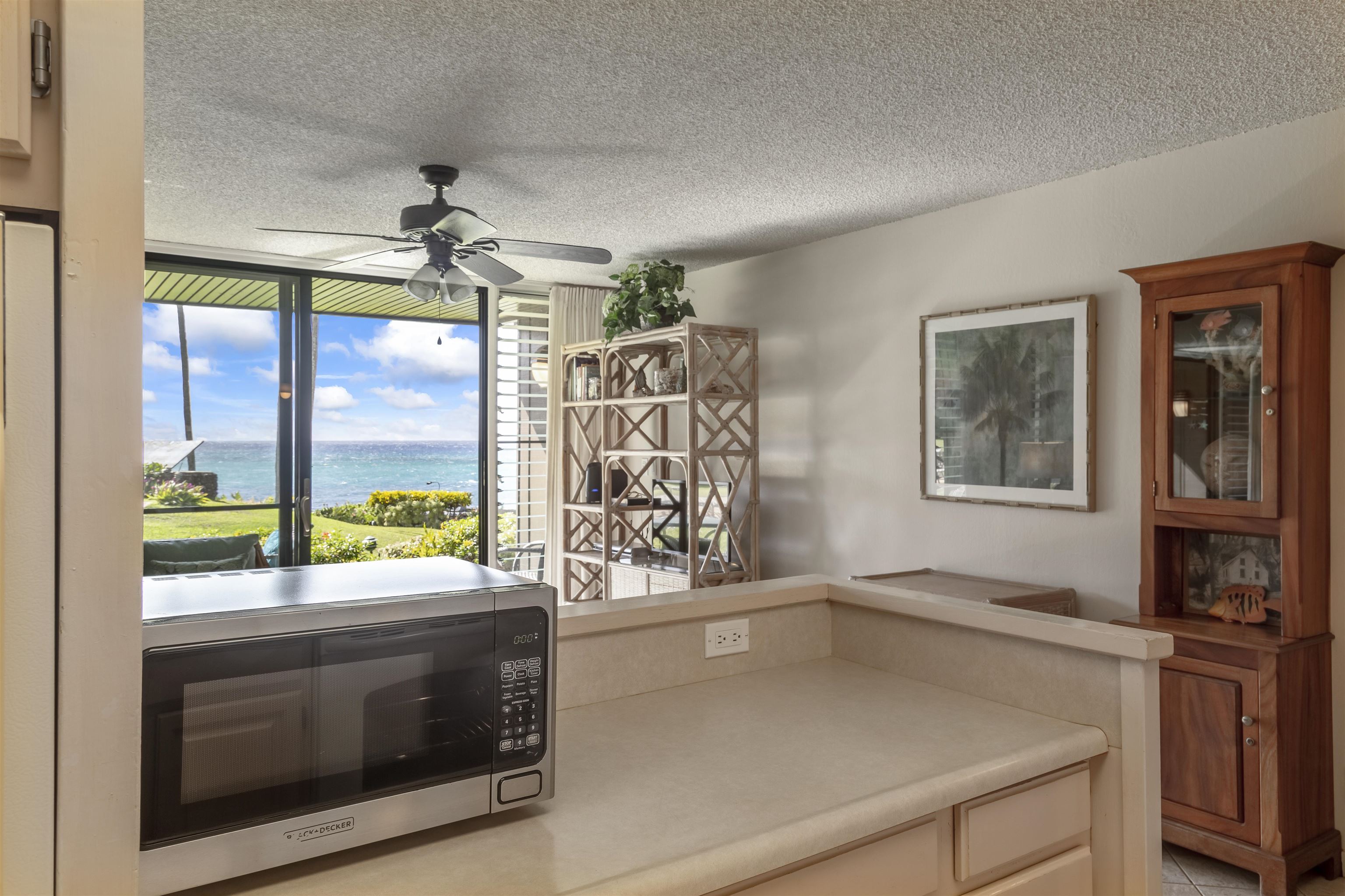 4057 Lower Honoapiilani Road, Unit 106 Lahaina, HI 96761 - Photo 11 of 27 Gallery Image 11