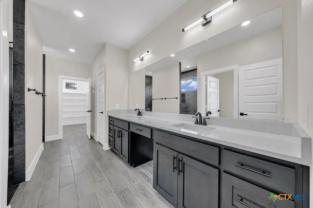 $674,000 | 257 Private Road 2774, Mico, TX 78056