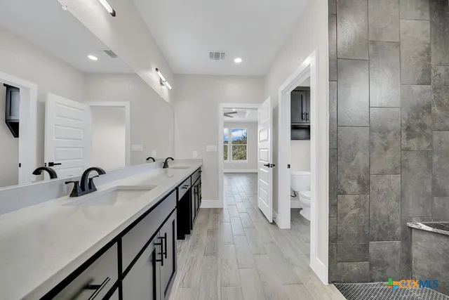 $674,000 | 257 Private Road 2774, Mico, TX 78056