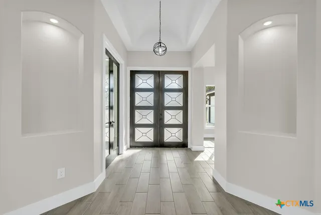 $674,000 | 257 Private Road 2774, Mico, TX 78056