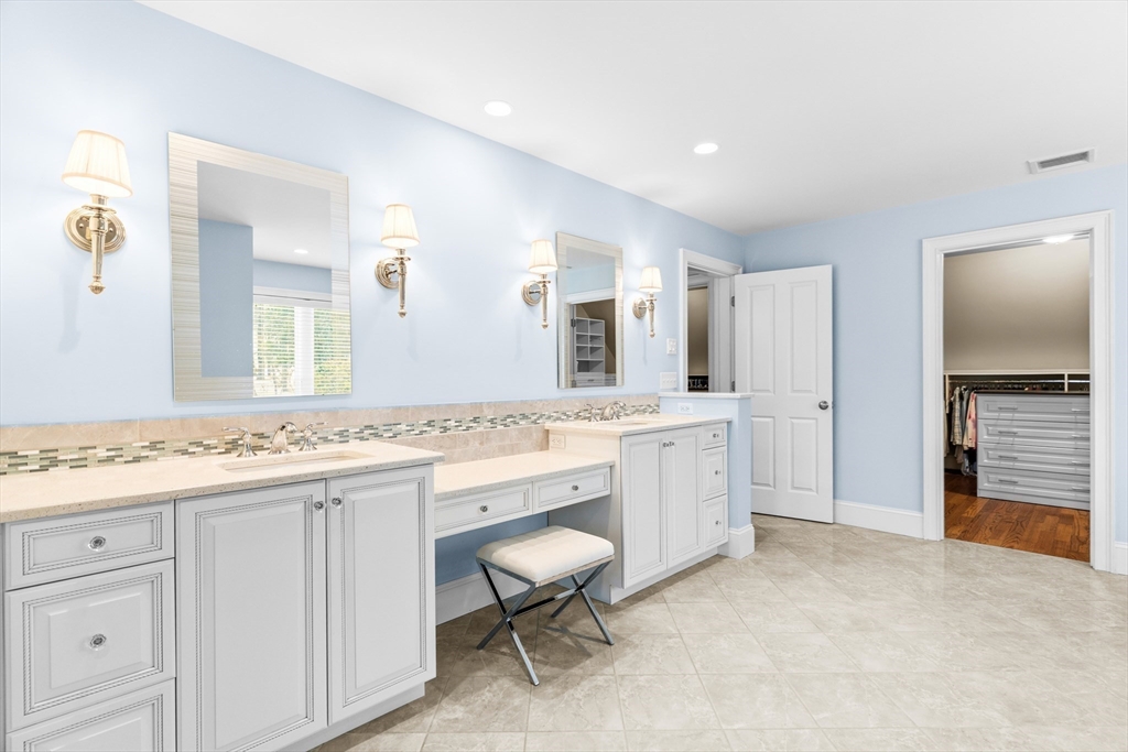 10 Crisileo Way Canton, MA 02021 - Photo 23 of 40