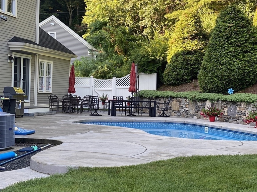 10 Crisileo Way Canton, MA 02021 - Photo 34 of 40