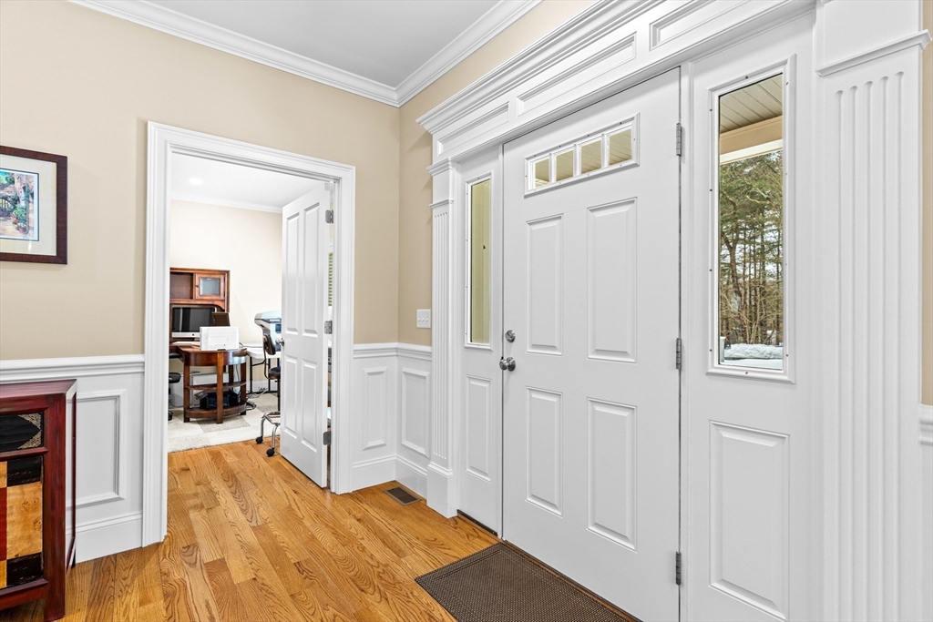 10 Crisileo Way Canton, MA 02021 - Photo 5 of 40