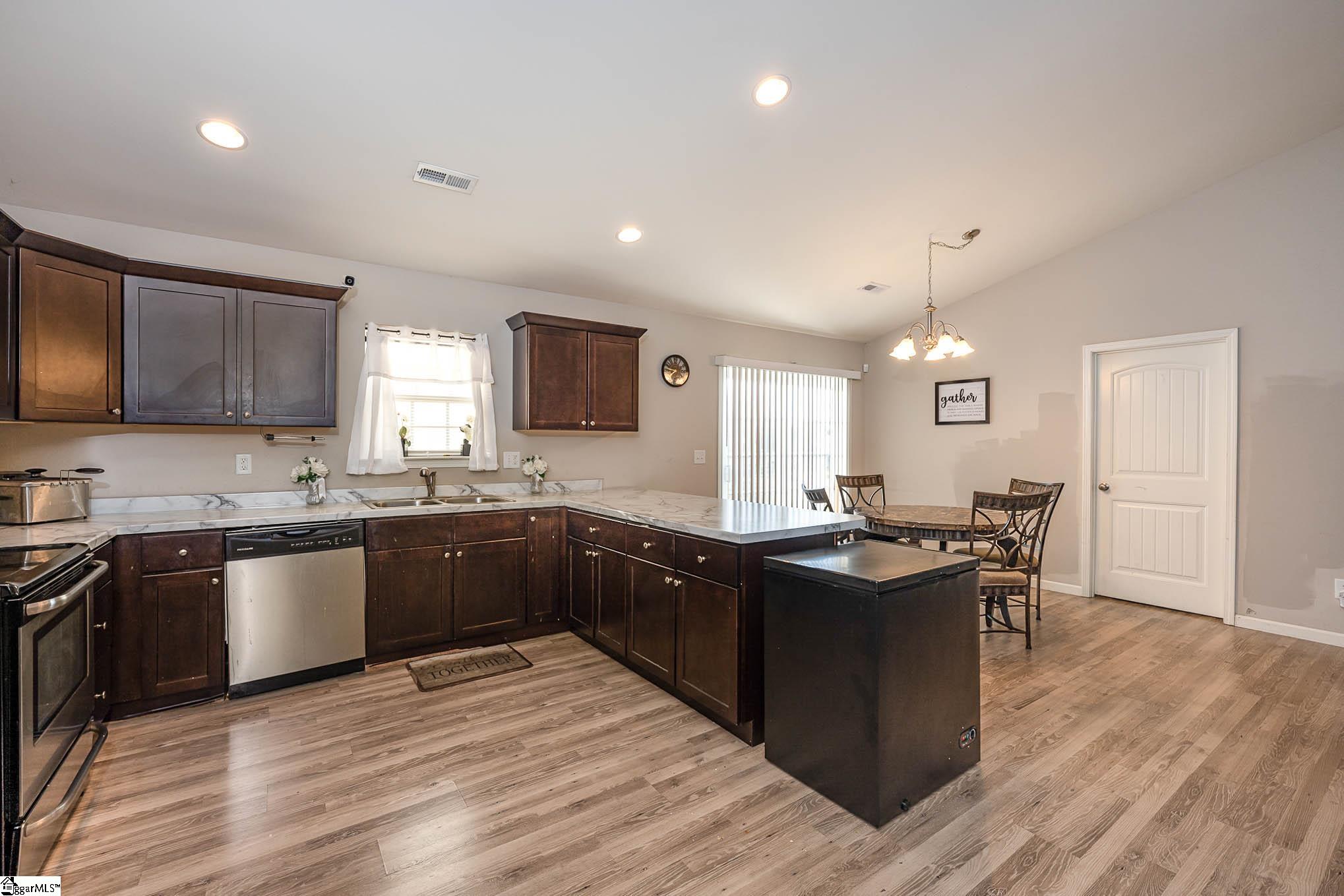 108 Queensland Court Fountain Inn, SC 29644 - Photo 13 of 36