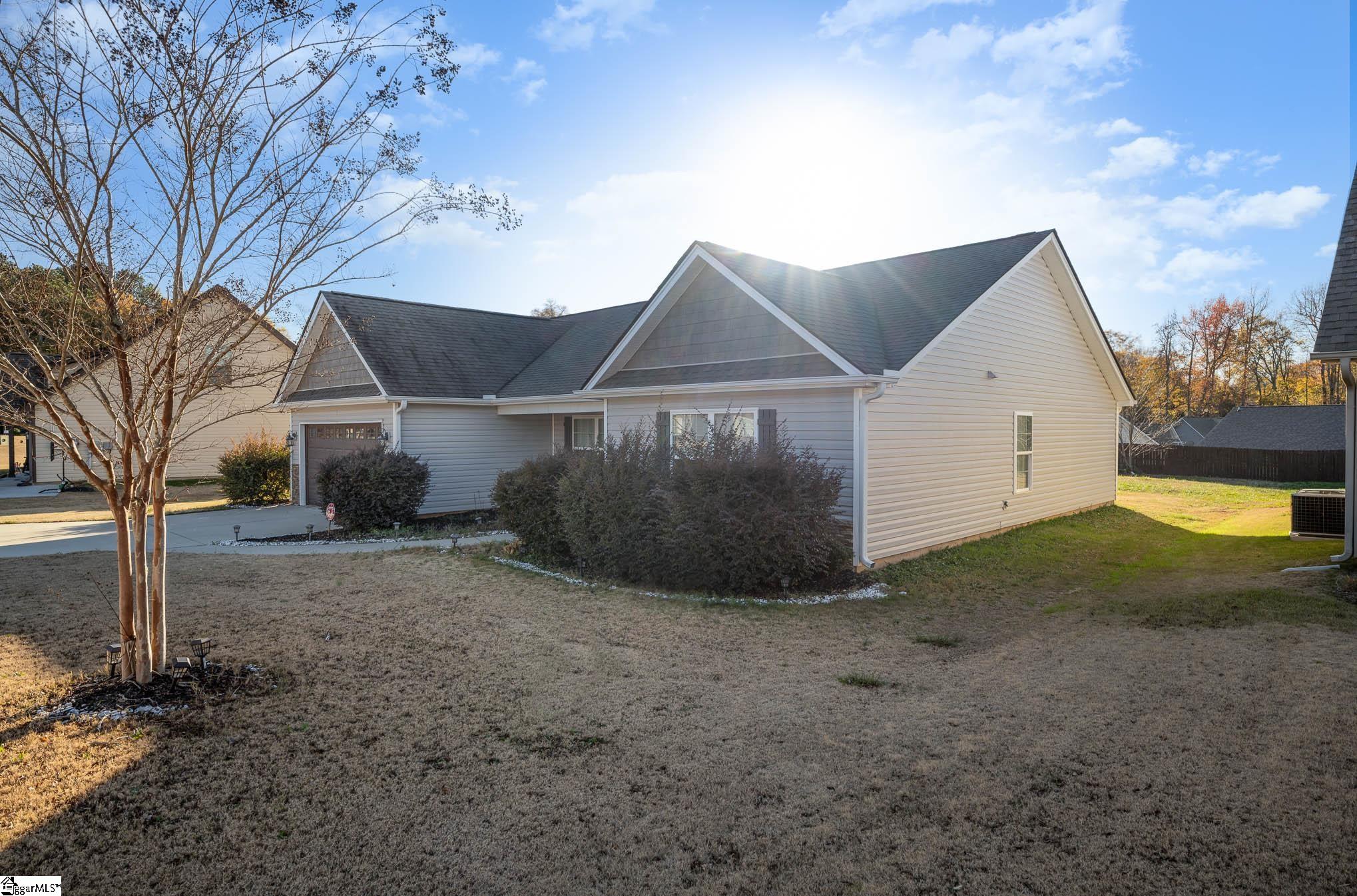 108 Queensland Court Fountain Inn, SC 29644 - Photo 2 of 36