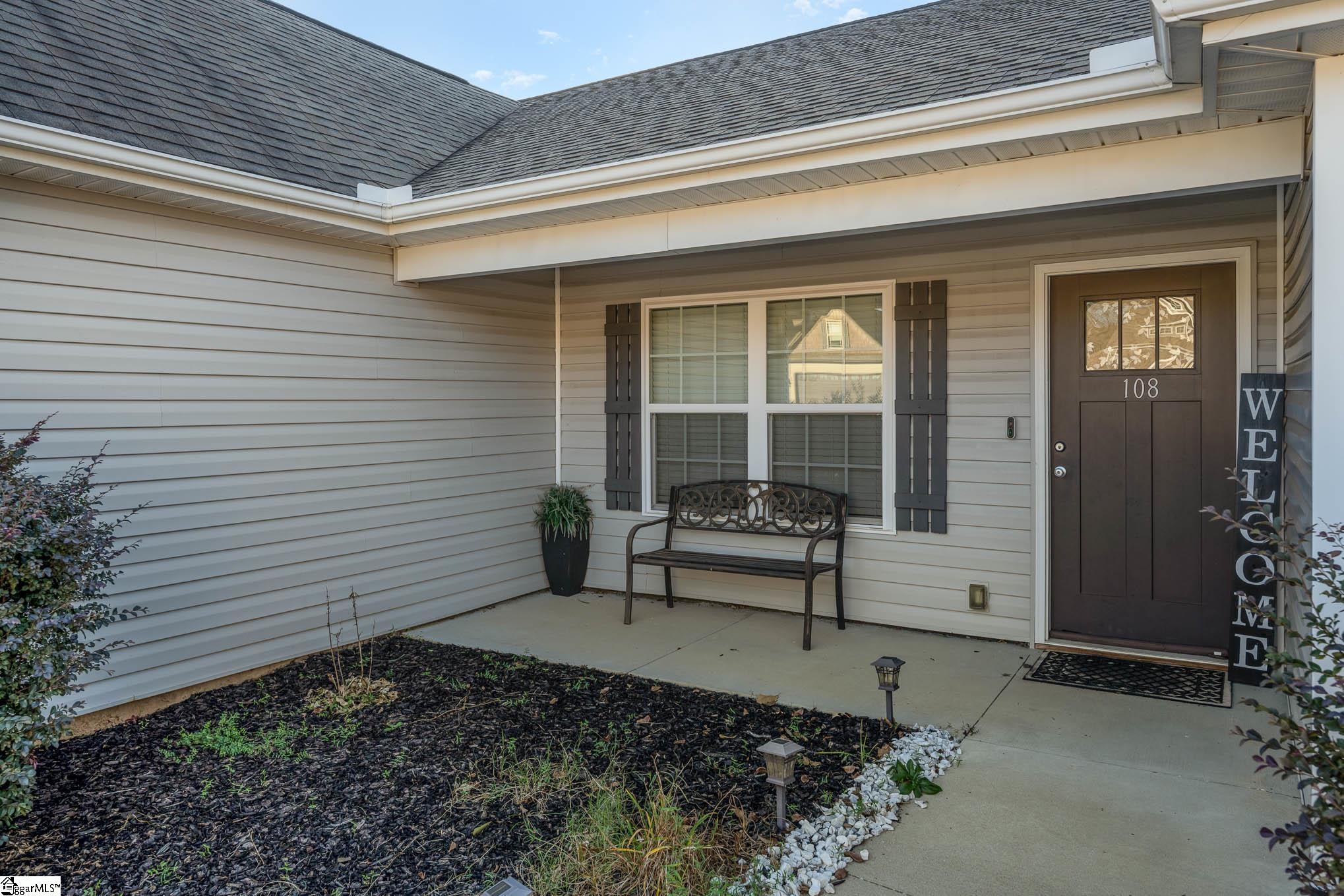 108 Queensland Court Fountain Inn, SC 29644 - Photo 4 of 36