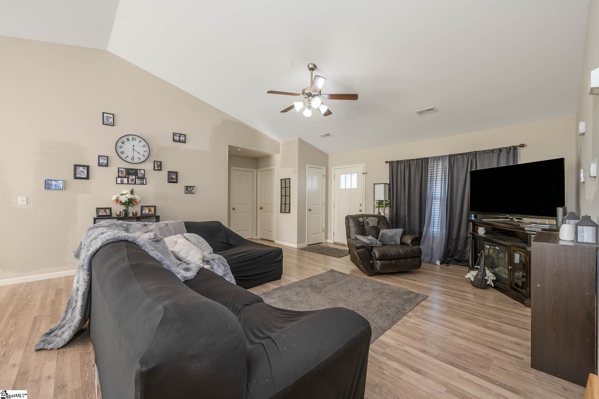 108 Queensland Court Fountain Inn, SC 29644 - Photo 7 of 36