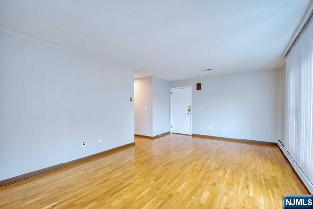 44 Newcomb Road Tenafly, NJ 07670 - Photo 3 of 17
