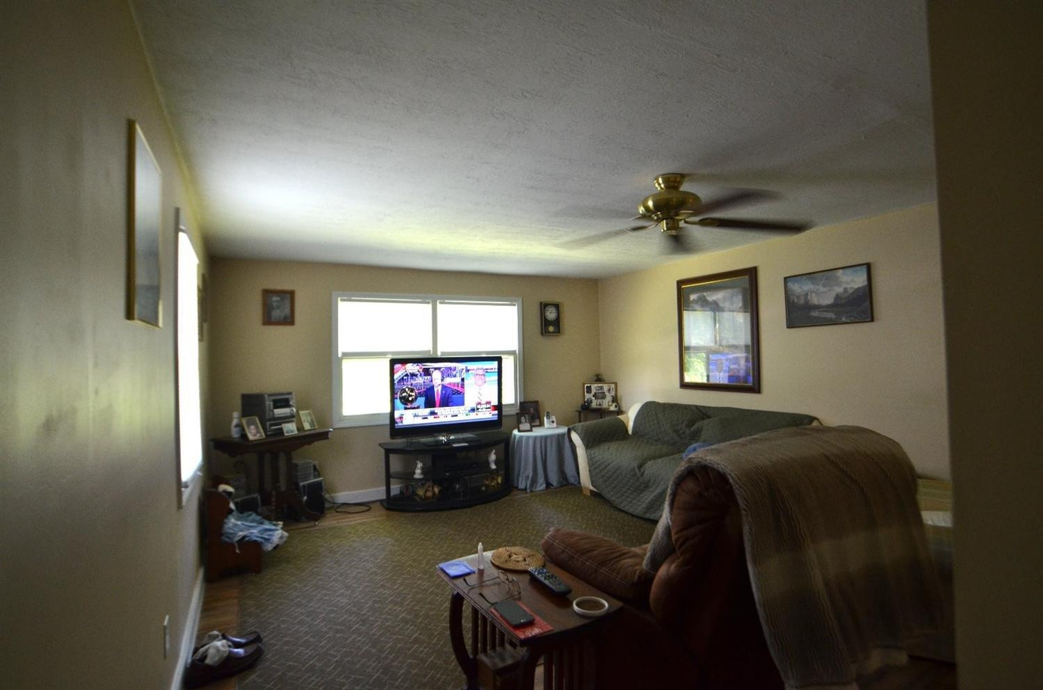 1235 Crooked Creek Road Irvine, KY 40336 - Photo 6 of 31 Plenty of rooms for the whole family! W