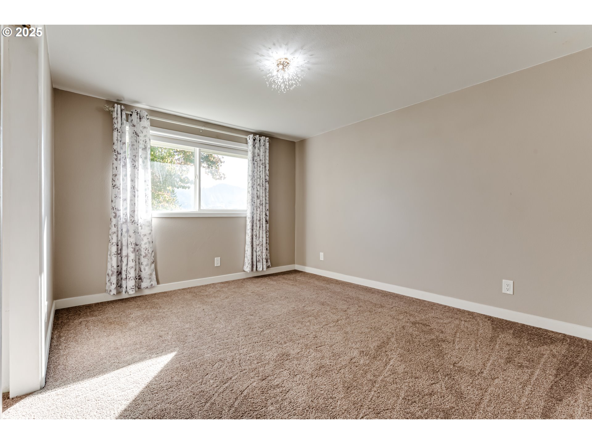 24531 Vaughn Road Veneta, OR 97487 - Photo 31 of 47 a view of an empty room and window