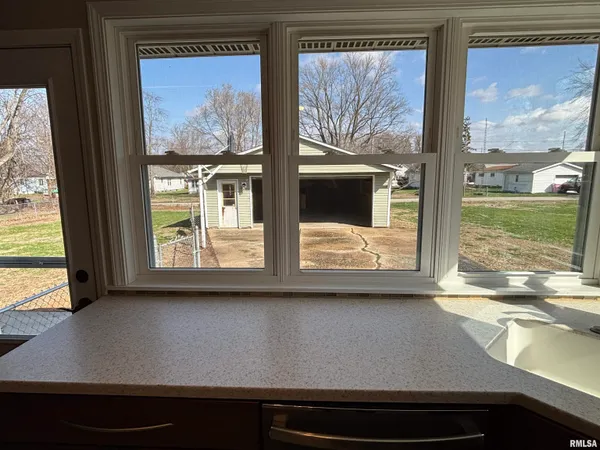 $159,900 | 1025 West Rich Street, Taylorville, IL 62568