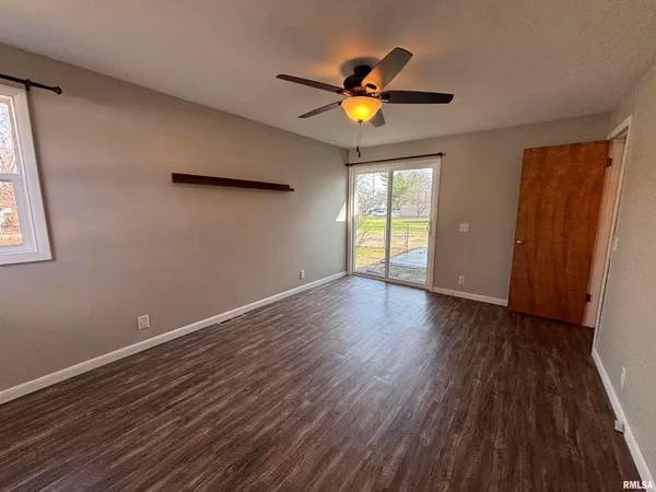 $159,900 | 1025 West Rich Street, Taylorville, IL 62568