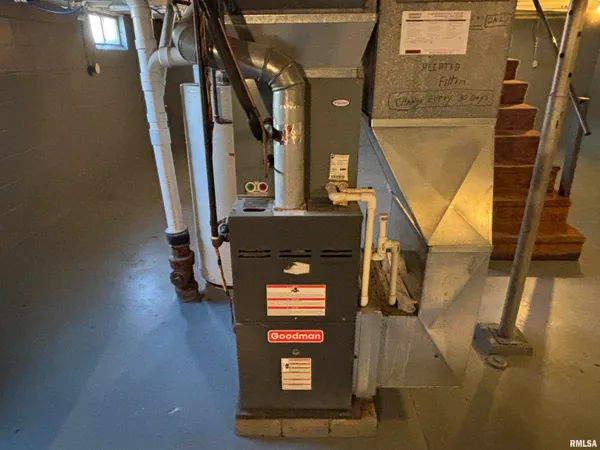 $159,900 | 1025 West Rich Street, Taylorville, IL 62568