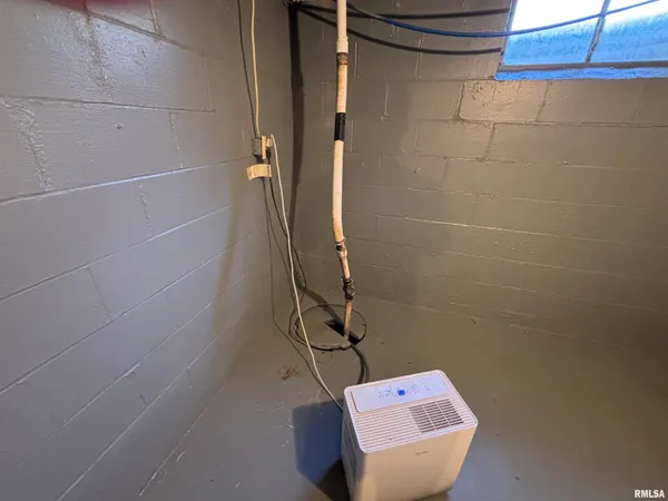 $159,900 | 1025 West Rich Street, Taylorville, IL 62568