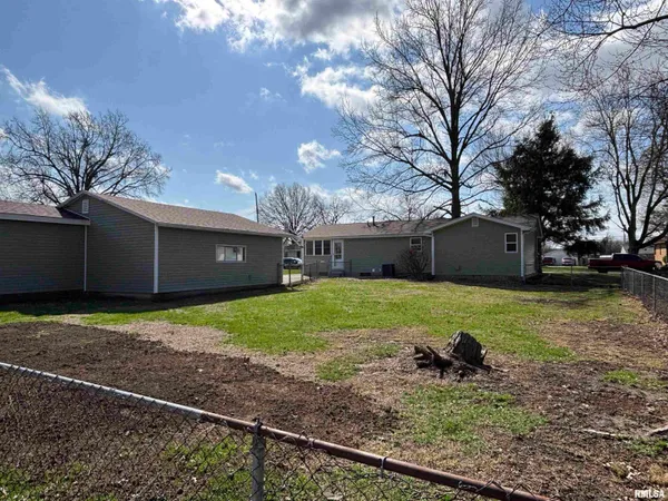 $159,900 | 1025 West Rich Street, Taylorville, IL 62568