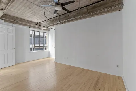 $2,950 | 710 Colorado Street, Unit 4H, Austin, TX 78701