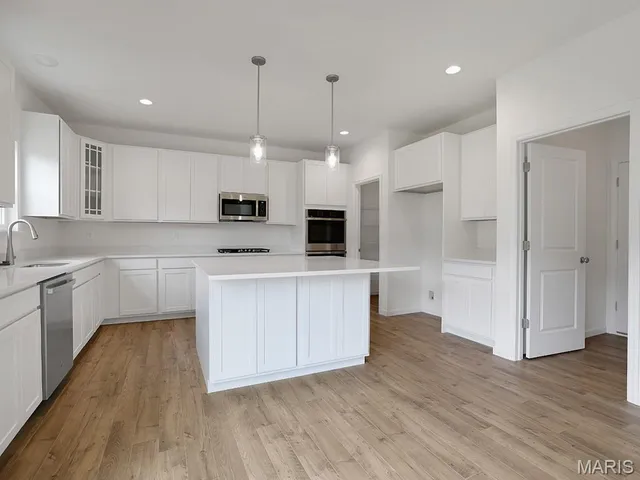 $489,900 | 562 Evening Primrose Drive, Wentzville, MO 63385