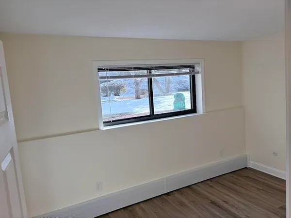 $1,950 | 4 Lancelot Court, Unit 8, Salem, NH 03079