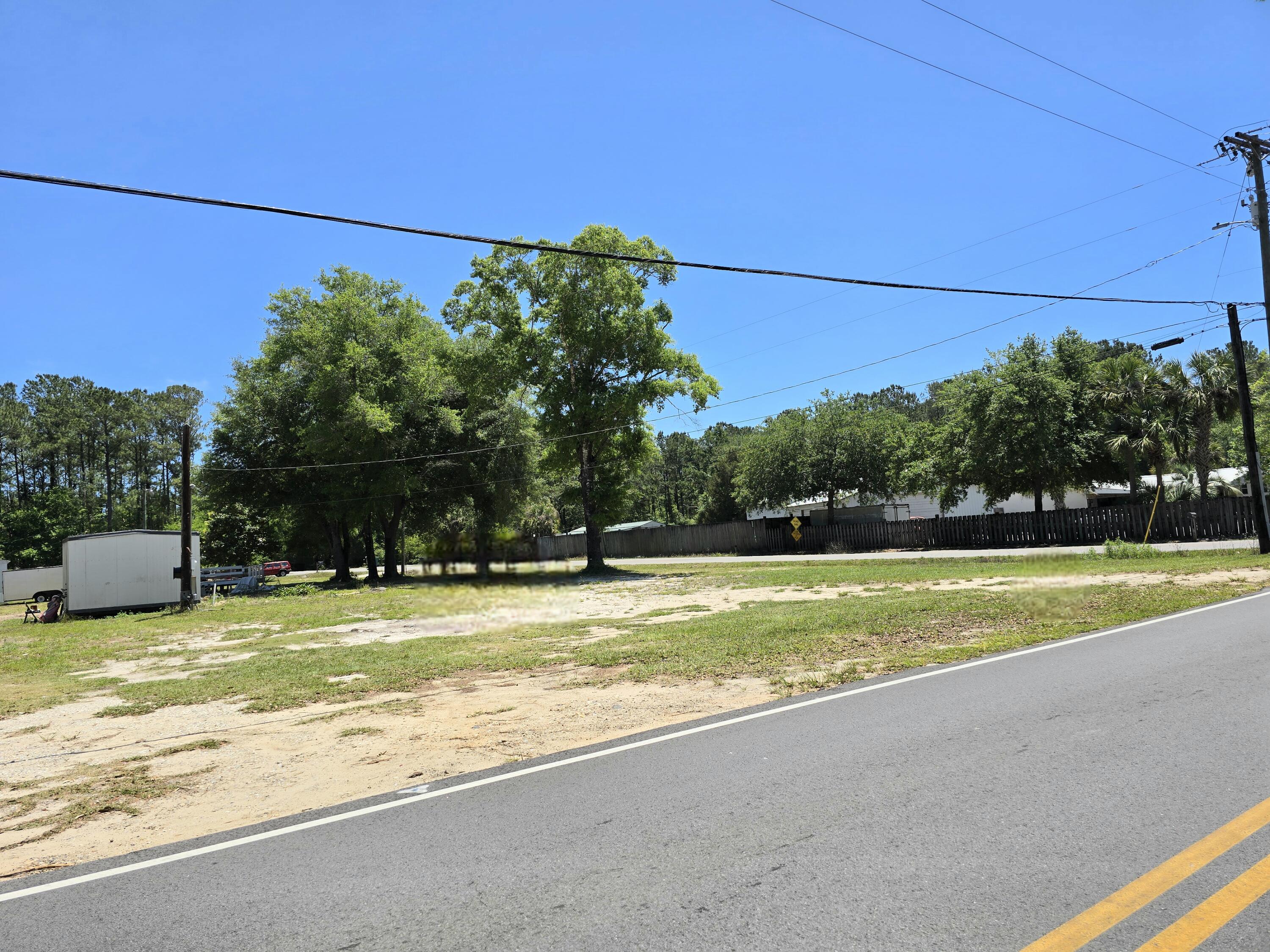613 Old Jolly Bay Road Freeport, FL 32439 - Photo 3 of 15 1000107750