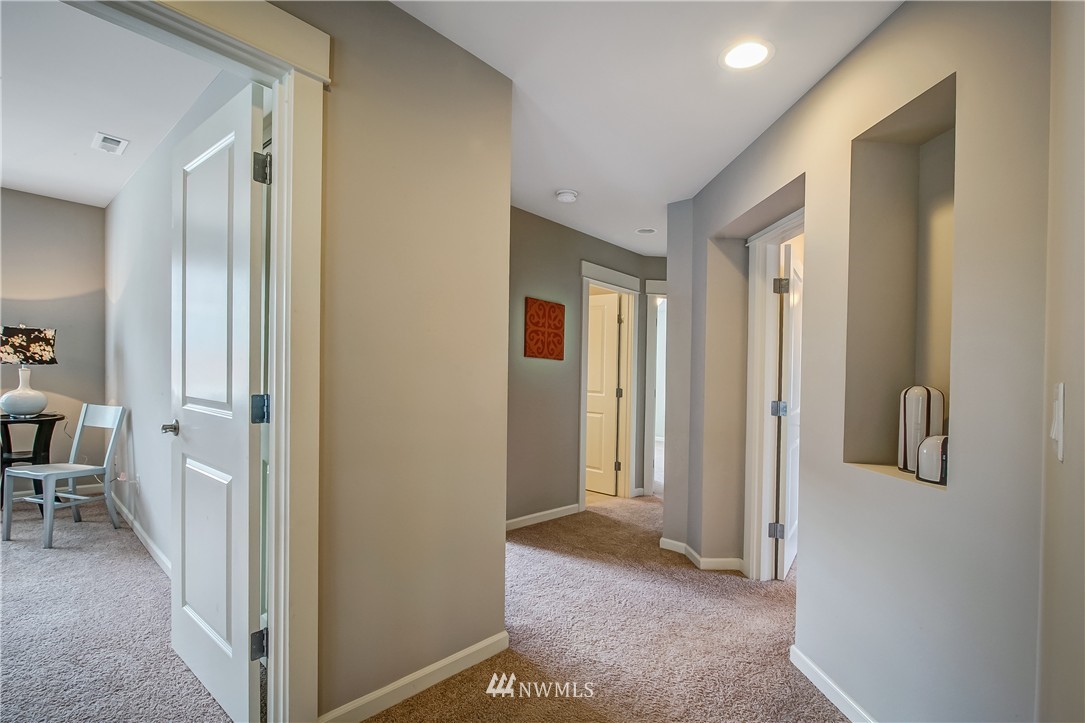 5607 Northeast 9th Street Renton, WA 98059 - Photo 15 of 25