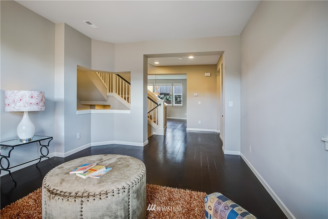 5607 Northeast 9th Street Renton, WA 98059 - Photo 3 of 25