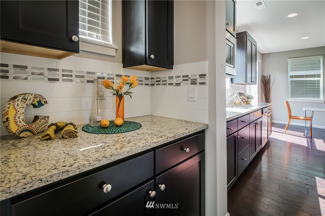 5607 Northeast 9th Street Renton, WA 98059 - Photo 5 of 25