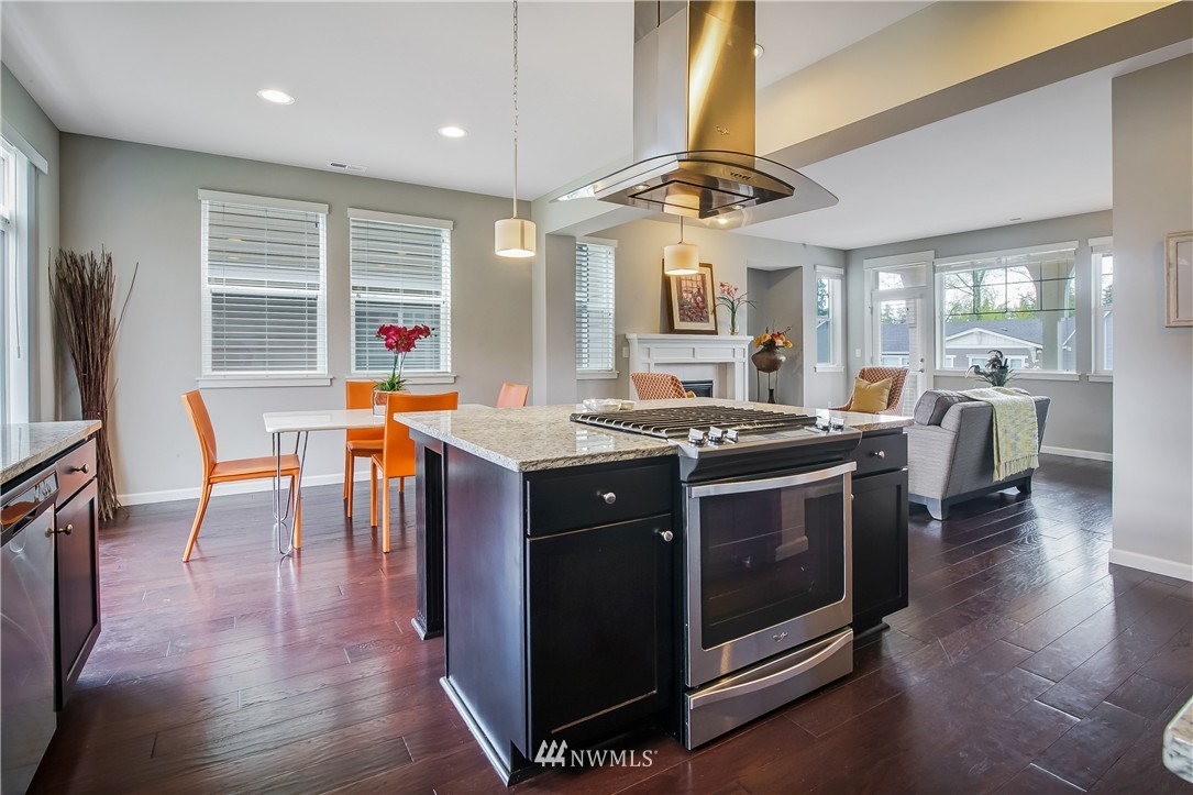 5607 Northeast 9th Street Renton, WA 98059 - Photo 7 of 25