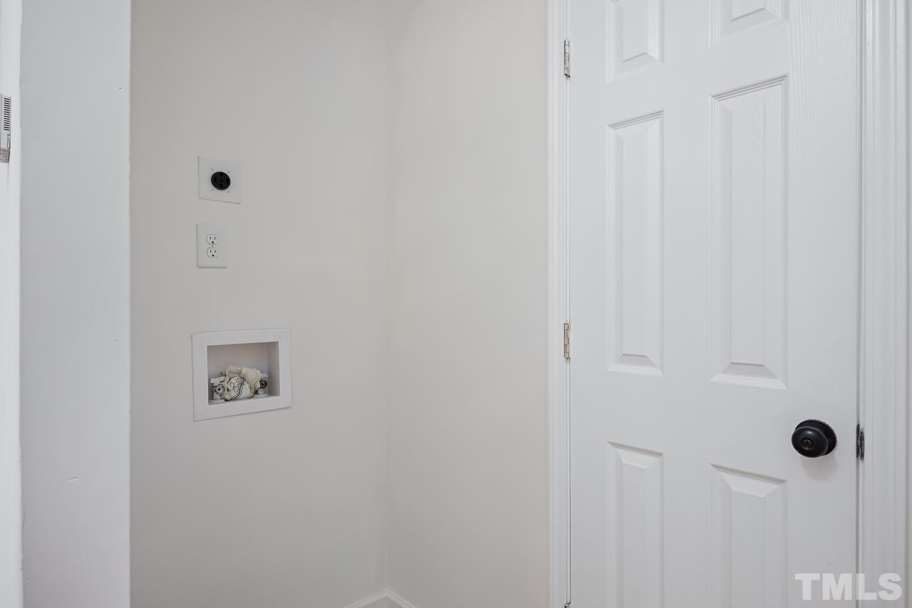 914 South Person Street Raleigh, NC 27601 - Photo 11 of 19 a view of a hallway