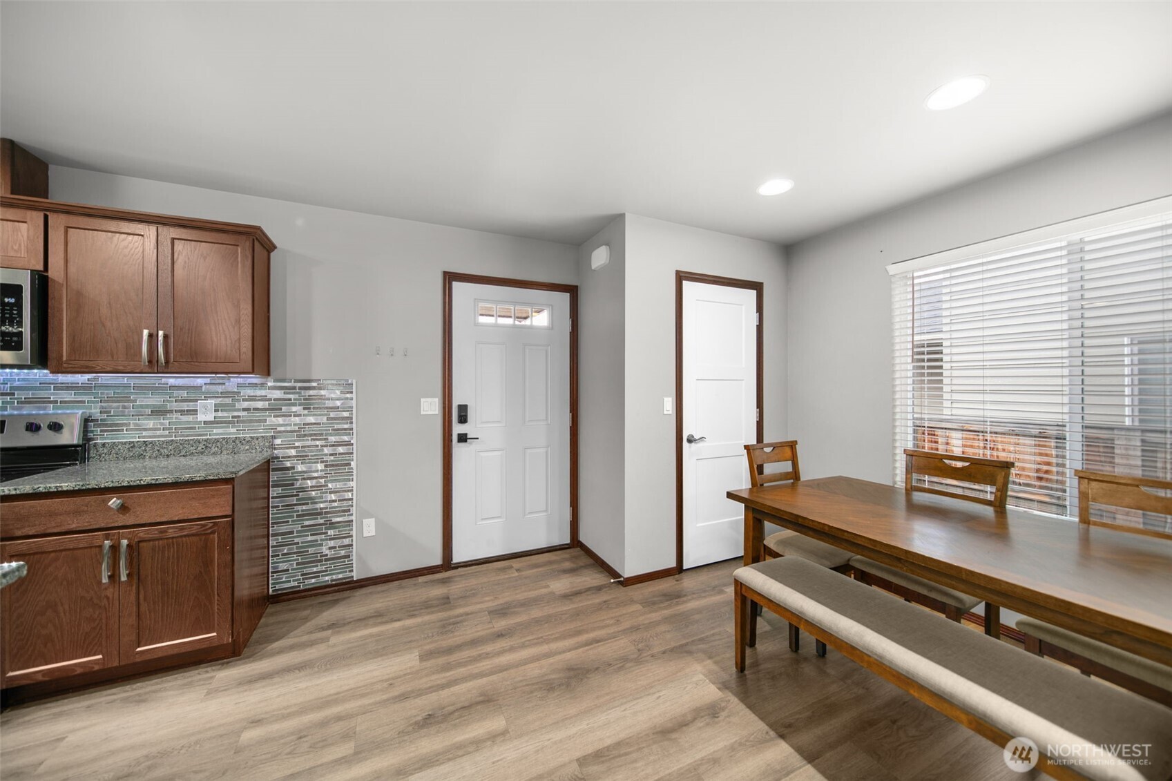 420 South Kansas Loop East Wenatchee, WA 98802 - Photo 4 of 36