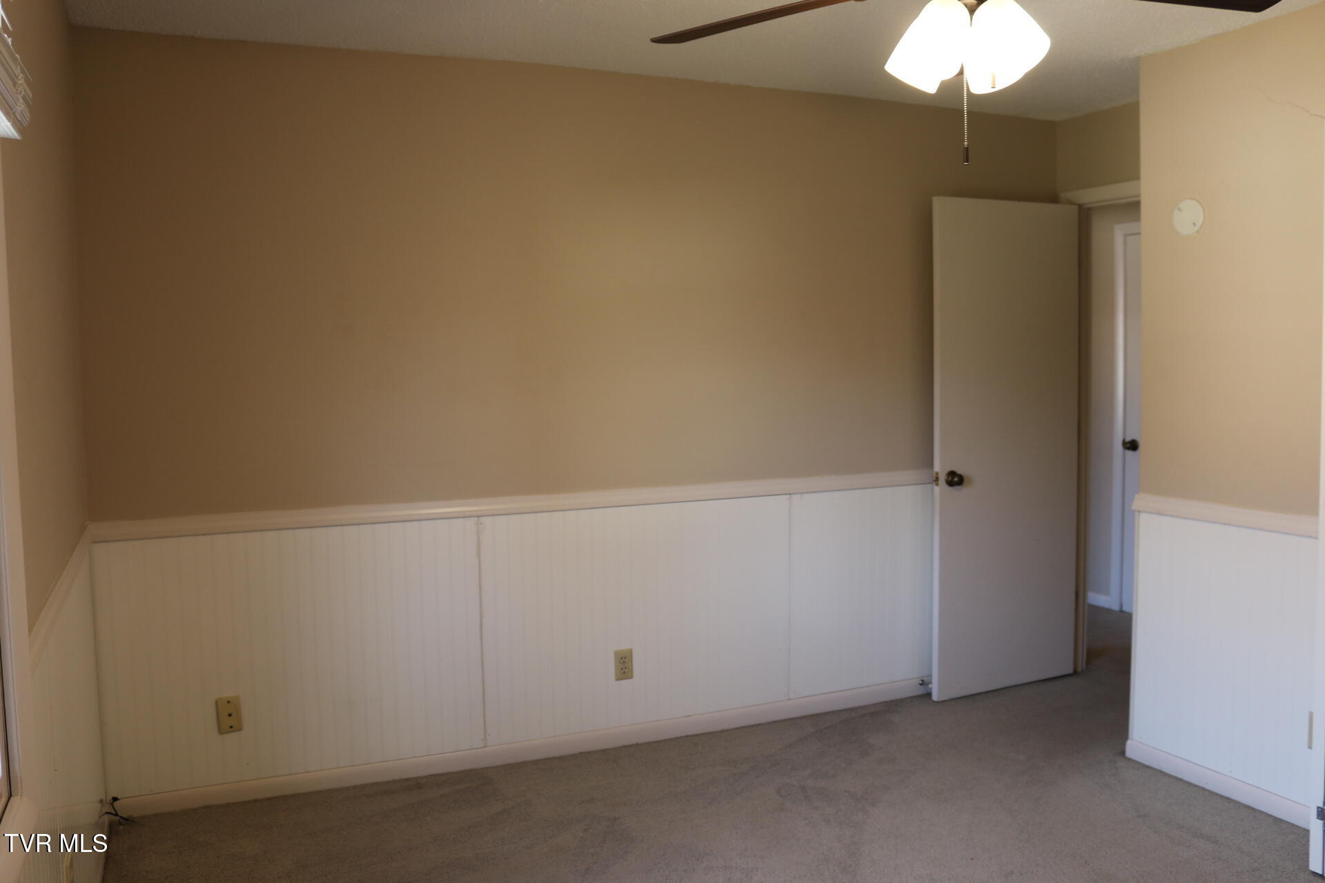 2121 Hickory Springs Road, Unit 2121 Johnson City, TN 37604 - Photo 18 of 51 Bedroom 2