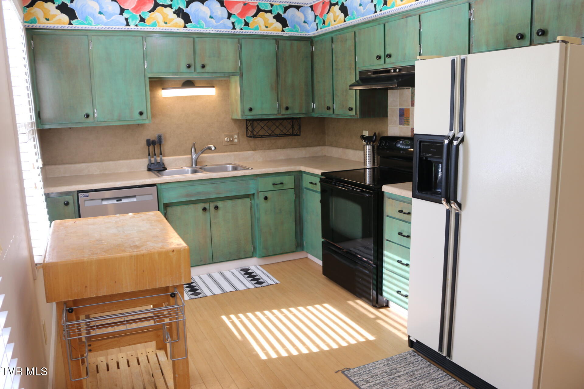 2121 Hickory Springs Road, Unit 2121 Johnson City, TN 37604 - Photo 3 of 51 Kitchen