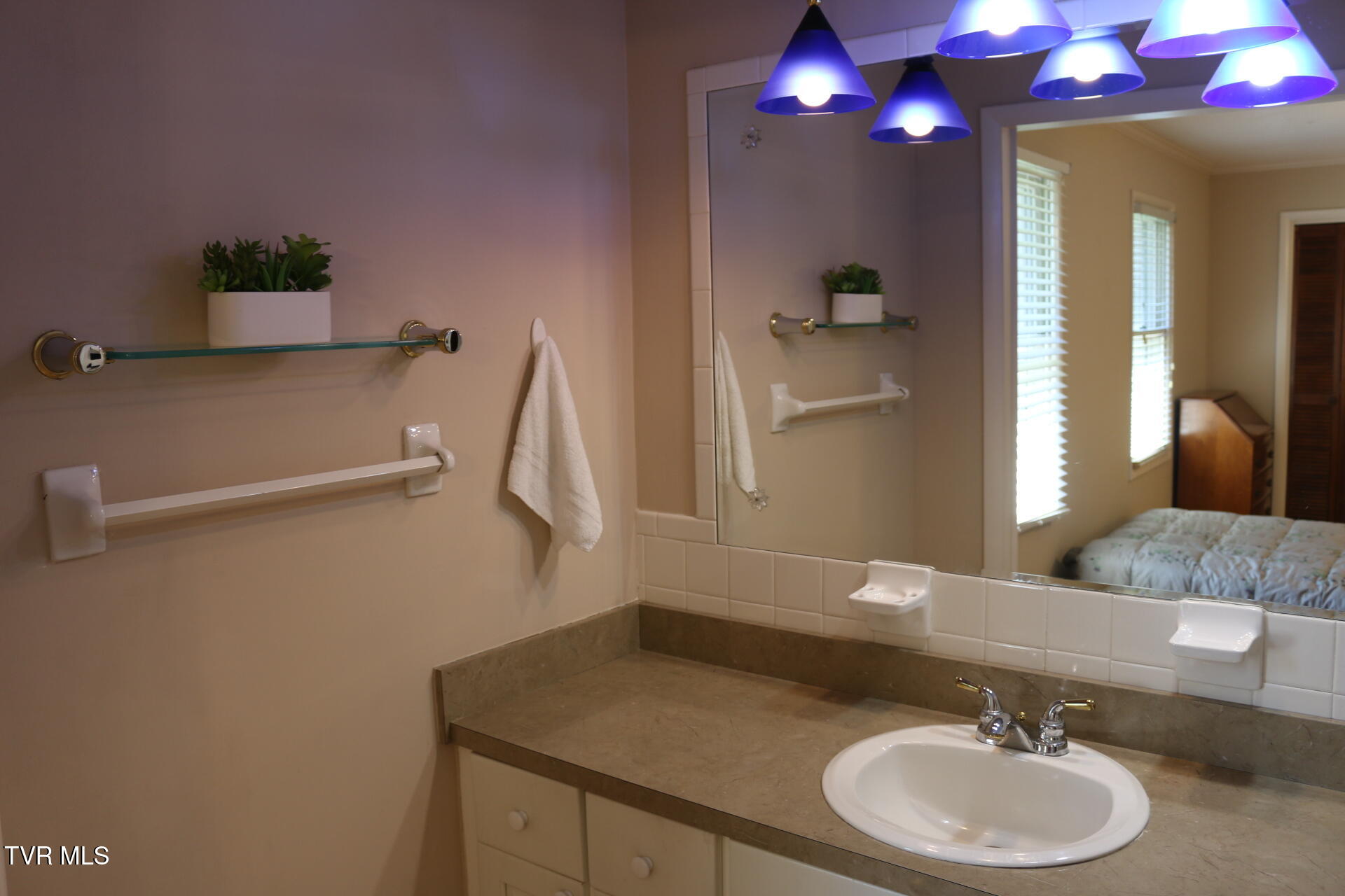 2121 Hickory Springs Road, Unit 2121 Johnson City, TN 37604 - Photo 33 of 51 Primary Sink