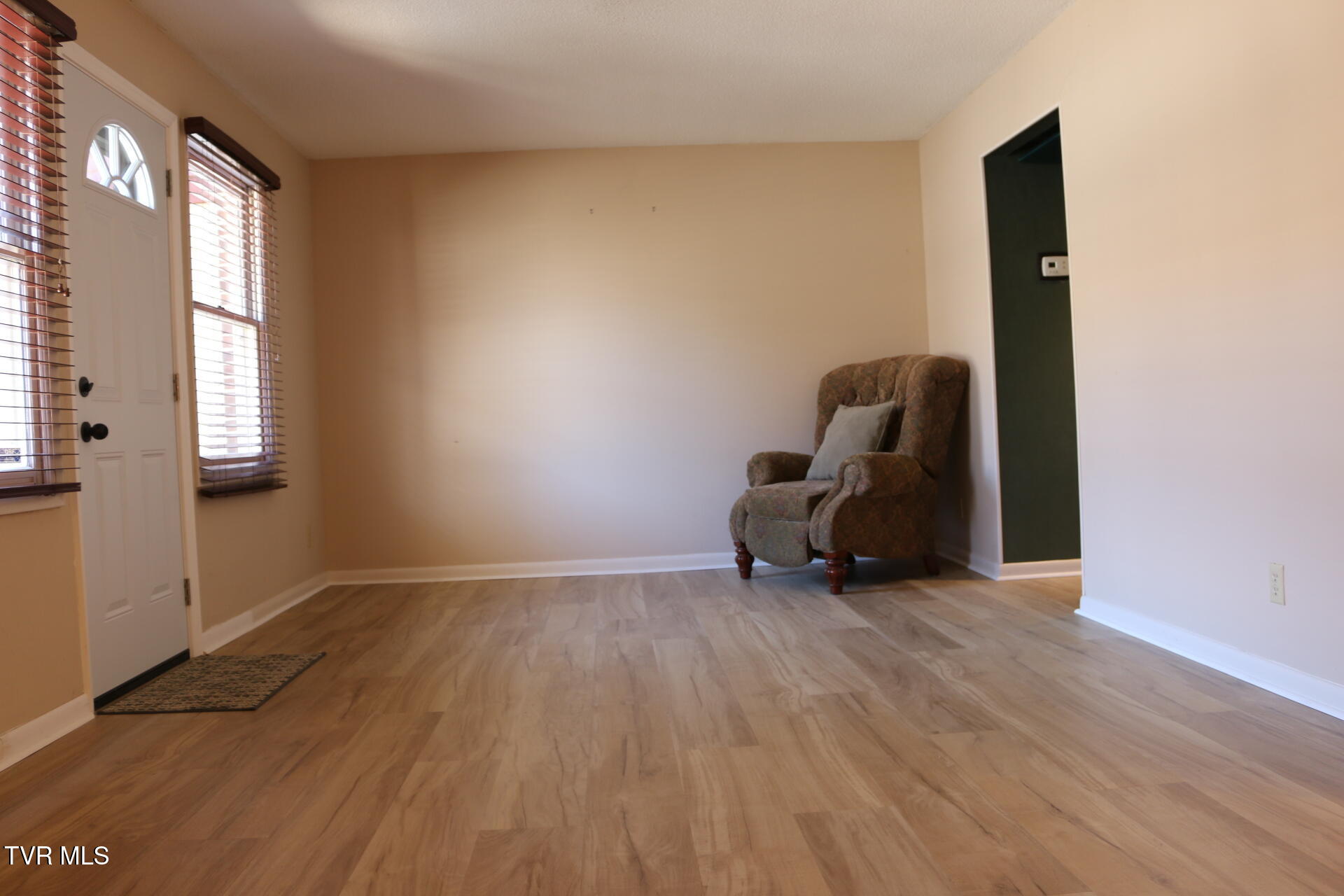 2121 Hickory Springs Road, Unit 2121 Johnson City, TN 37604 - Photo 6 of 51 Living Room
