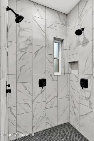 $815,000 | 81 Angelina Way, Oldtown, ID 83822