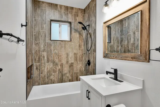 $815,000 | 81 Angelina Way, Oldtown, ID 83822