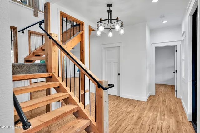 $815,000 | 81 Angelina Way, Oldtown, ID 83822