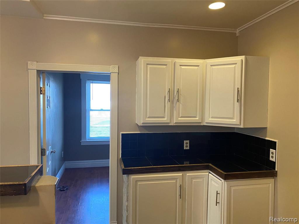 41 Maple Street River Rouge, MI 48218 - Photo 4 of 16