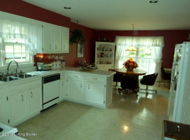 7523 Rockingham Road Prospect, KY 40059 - Photo 13 of 30 Kitchen
