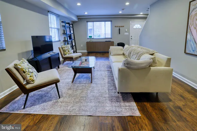 $3,000 | 4709 Jay Street Northeast, Washington, DC 20019