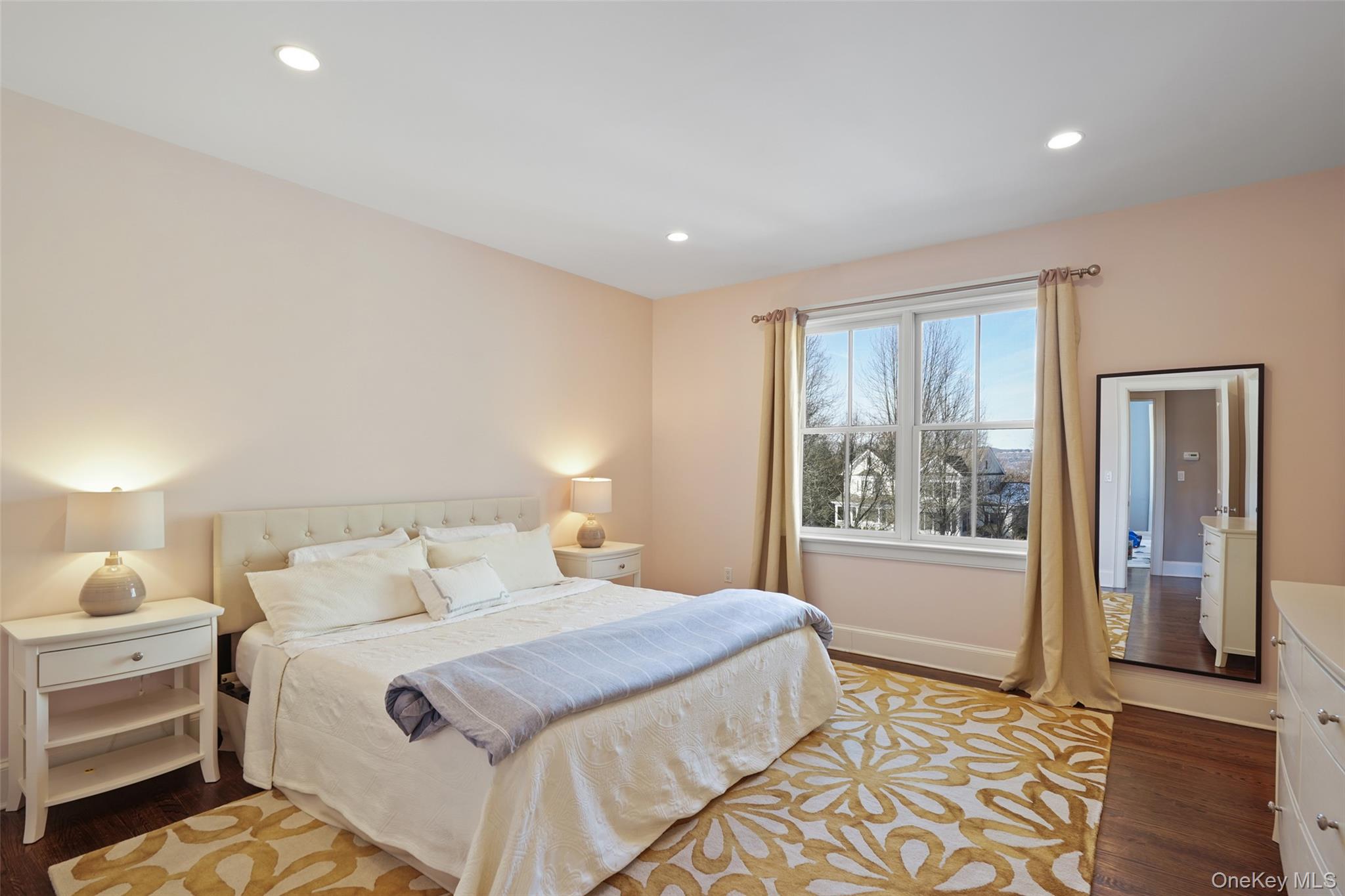 7 Emerald Woods Tarrytown, NY 10591 - Photo 19 of 34 Second bedroom with ensuite bath