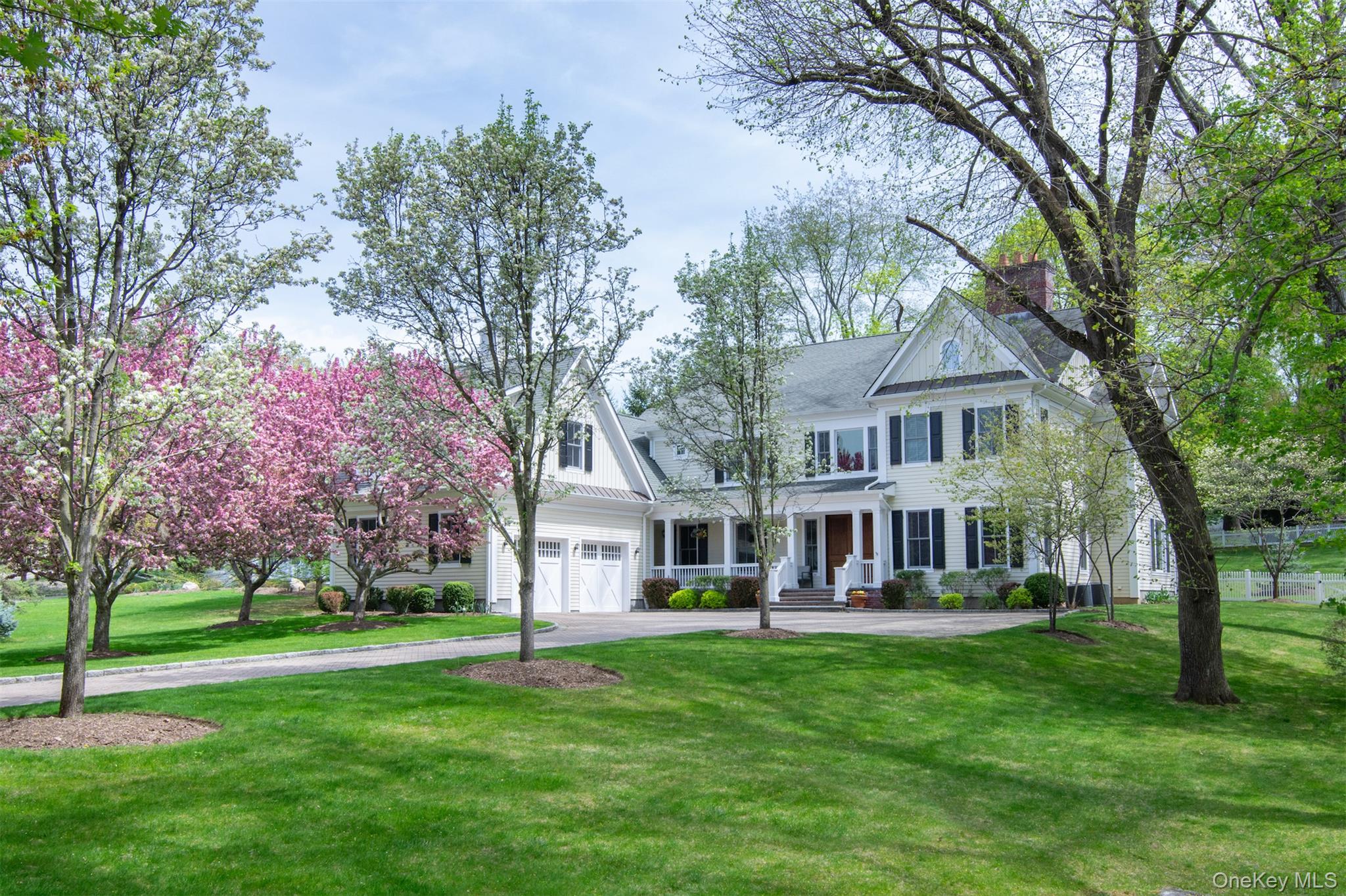 7 Emerald Woods Tarrytown, NY 10591 - Photo 2 of 34 Expansive front lawn