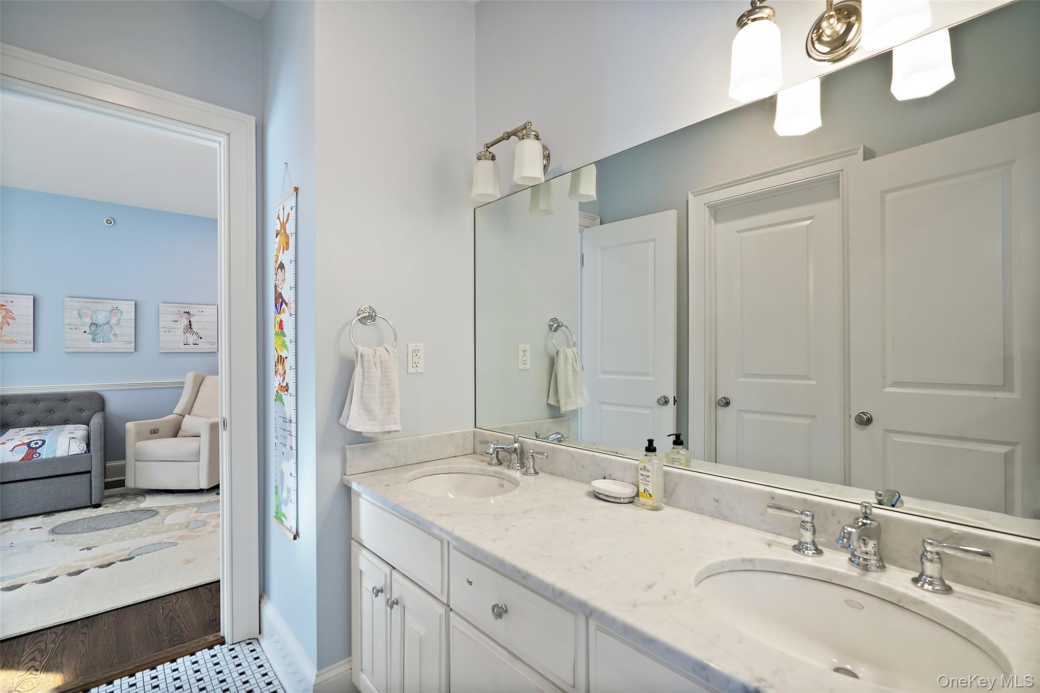 7 Emerald Woods Tarrytown, NY 10591 - Photo 23 of 34 Jack and Jill bath