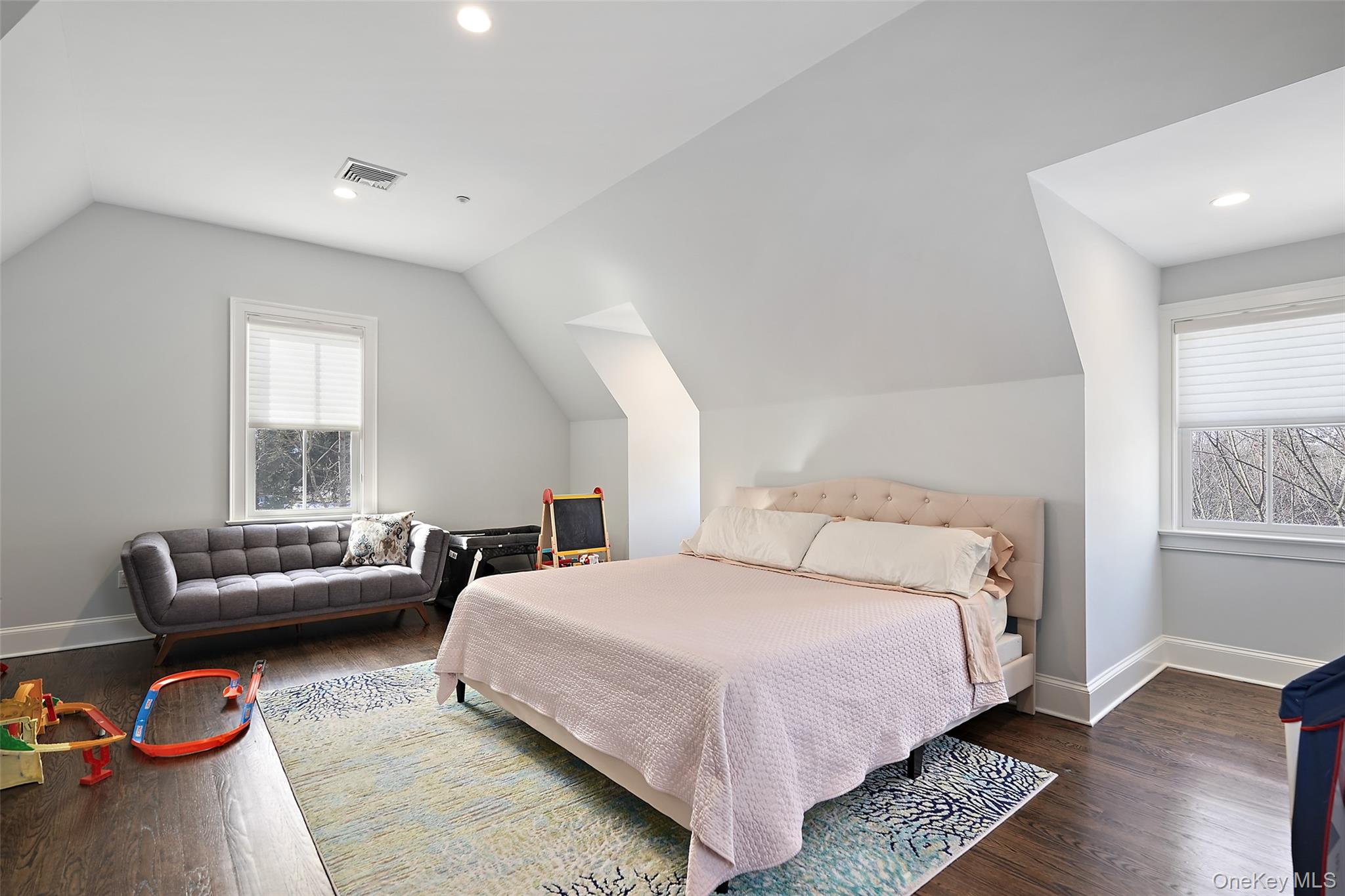 7 Emerald Woods Tarrytown, NY 10591 - Photo 26 of 34 Fourth bedroom ideal for guests