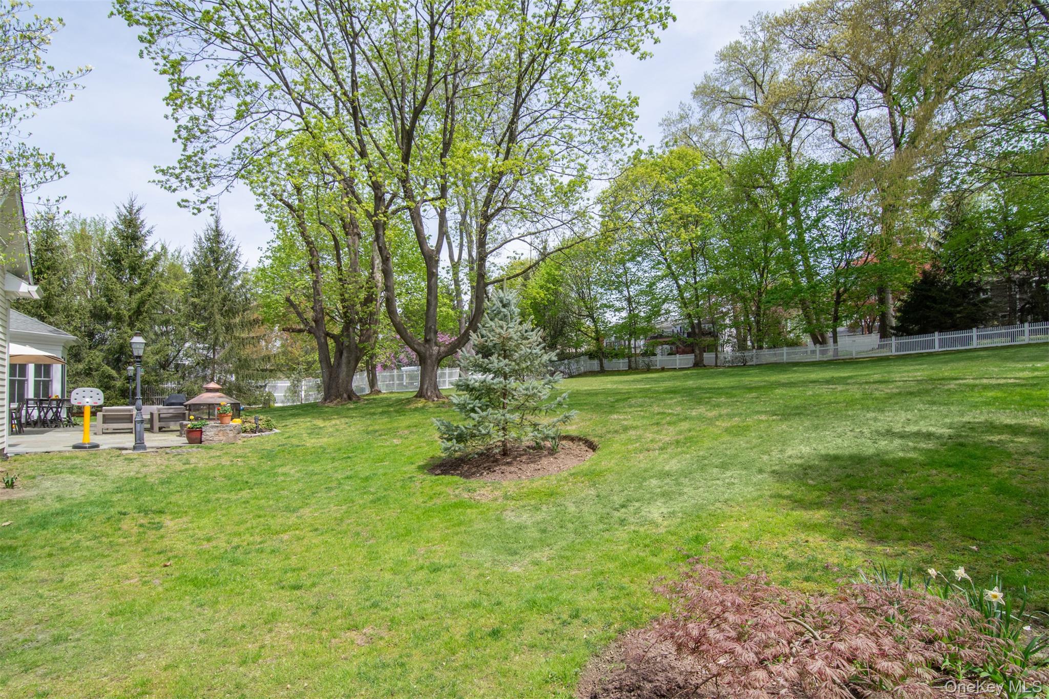 7 Emerald Woods Tarrytown, NY 10591 - Photo 4 of 34 Room for a pool