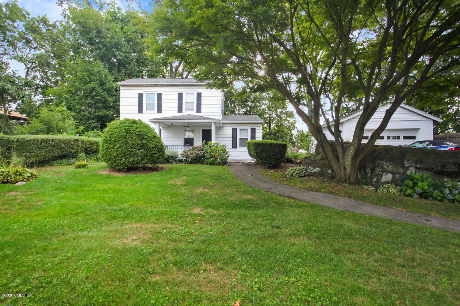 65 Old Field Point Rd-large-042-005-002-