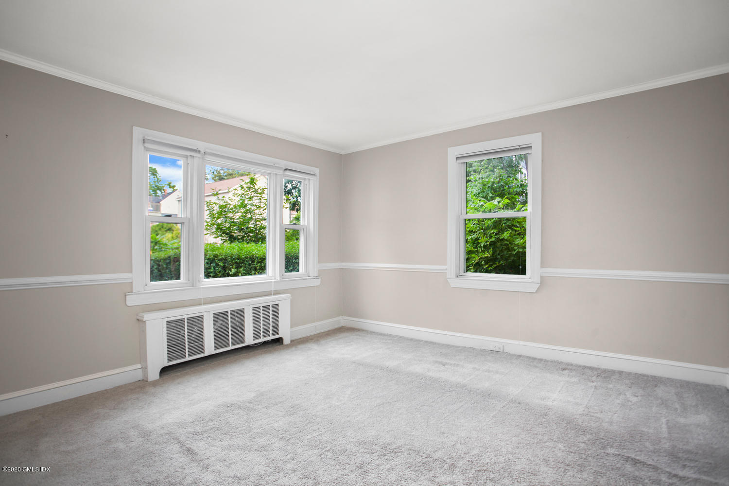 65 Old Field Point Rd-large-010-019-015-
