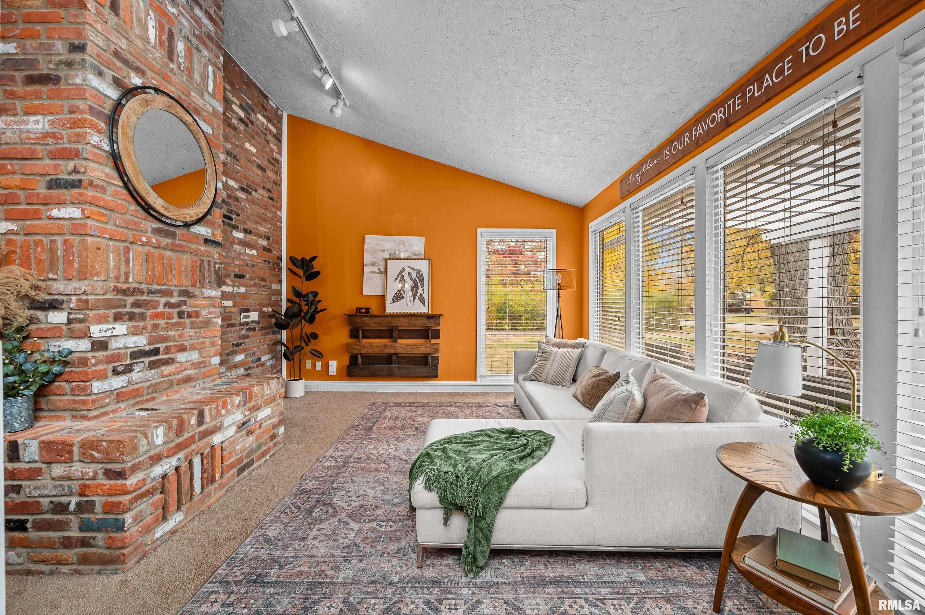 4723 28th Avenue Moline, IL 61265 - Photo 7 of 42