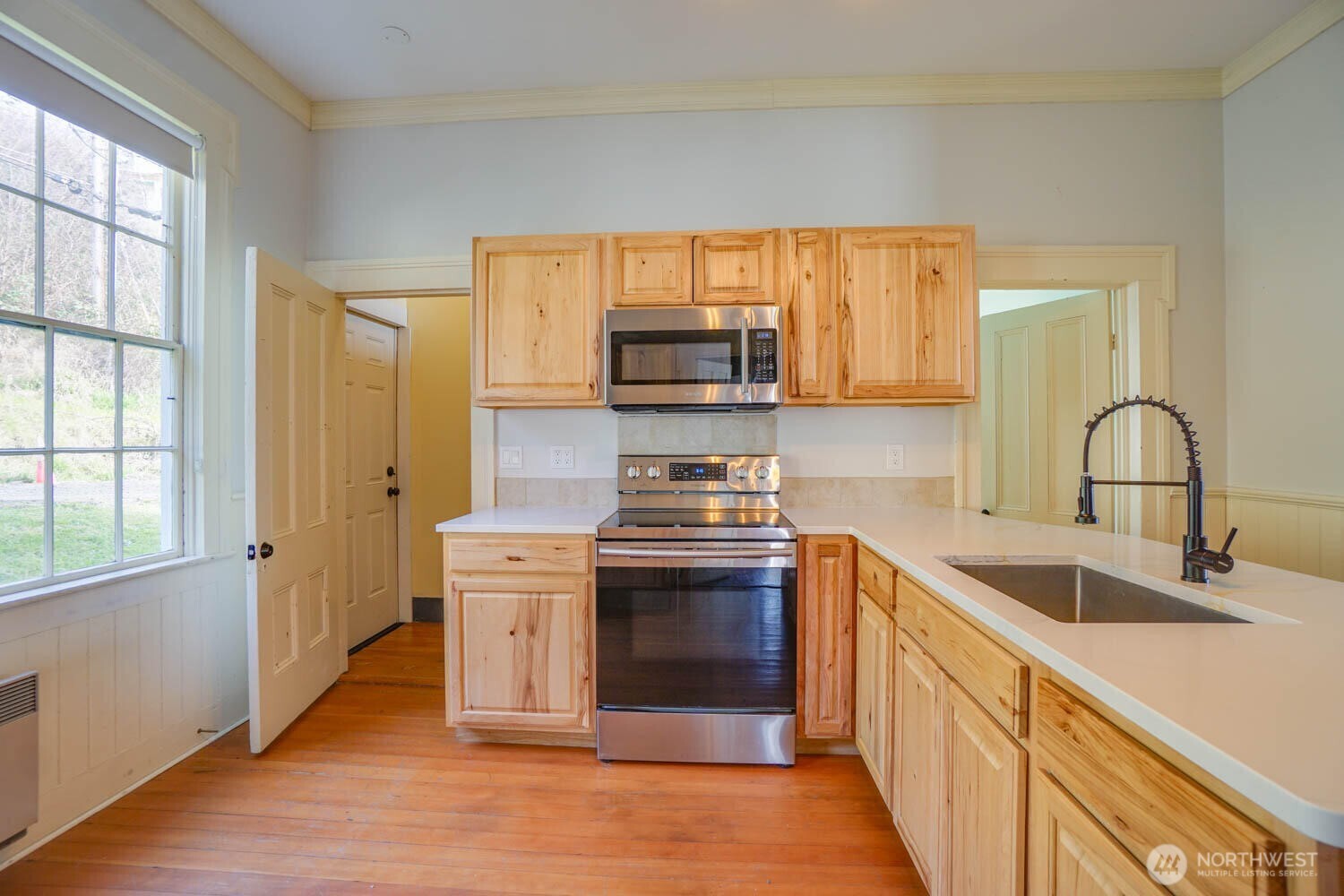 99 Main Street Cathlamet, WA 98612 - Photo 7 of 36