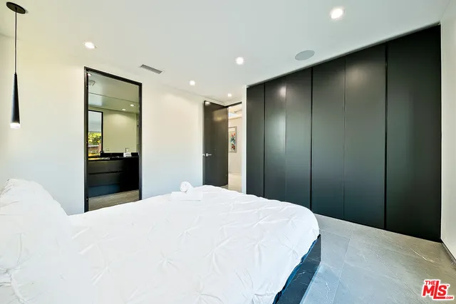 $14,995 | 1855 Stearns Drive, Los Angeles, CA 90035